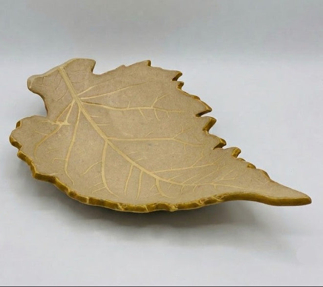 Butterfly Puddler - Cup Plant Leaf in Goldenrod Shino