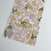 Table Runner Leaves- Silk Twill
Lac