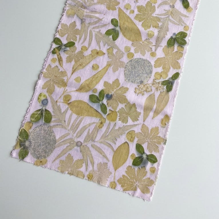 Table Runner Leaves- Silk Twill
Lac