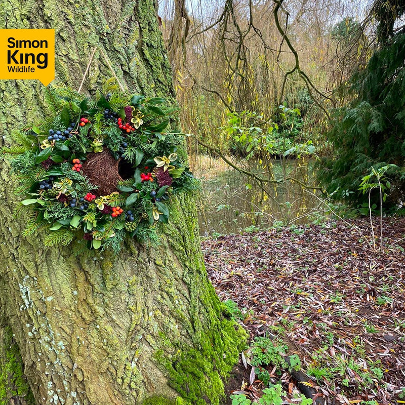 Simon King Wreath Nester - decorations not included