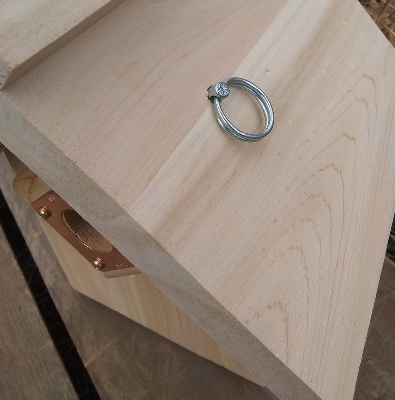 Chickadee/Wren Nest Box with Peaked Roof - Cedar= - locking pin