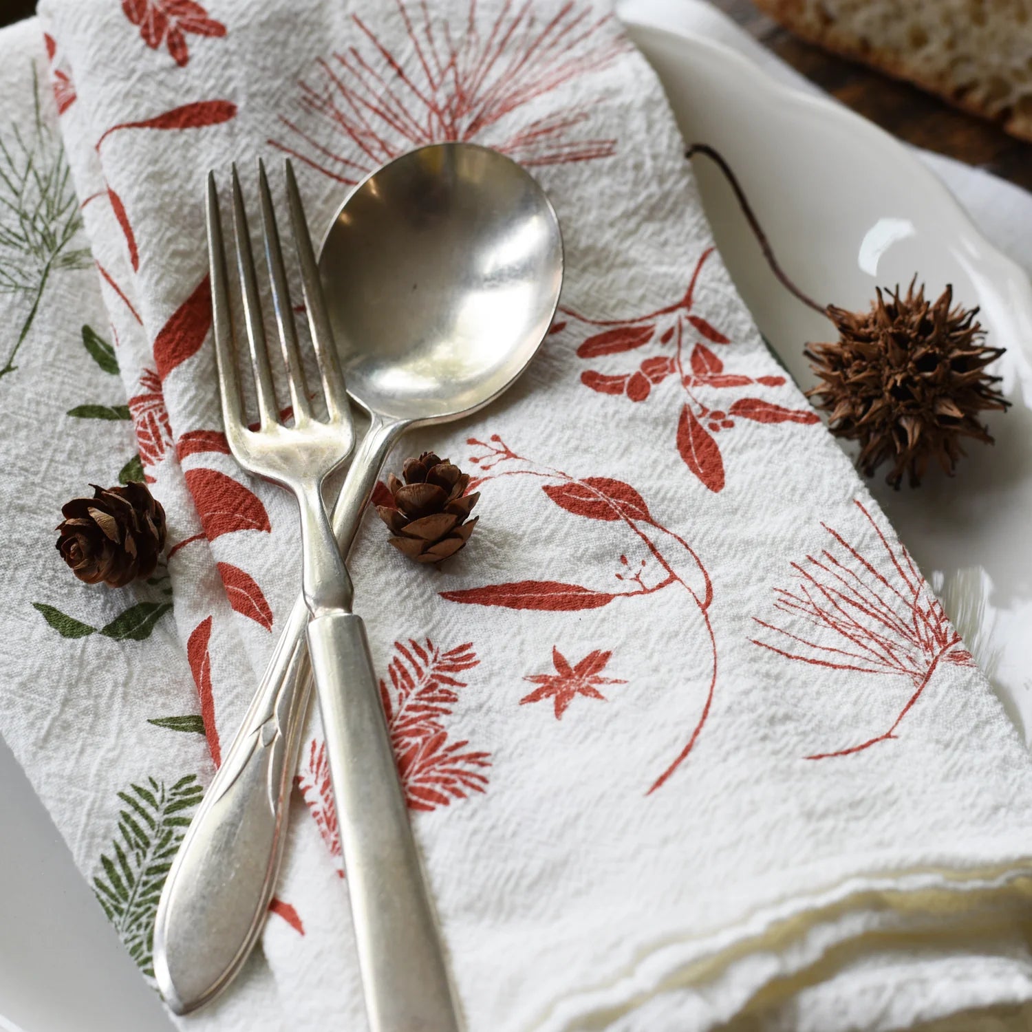 Red Boughs and Berries Napkins - Thumbnail 2