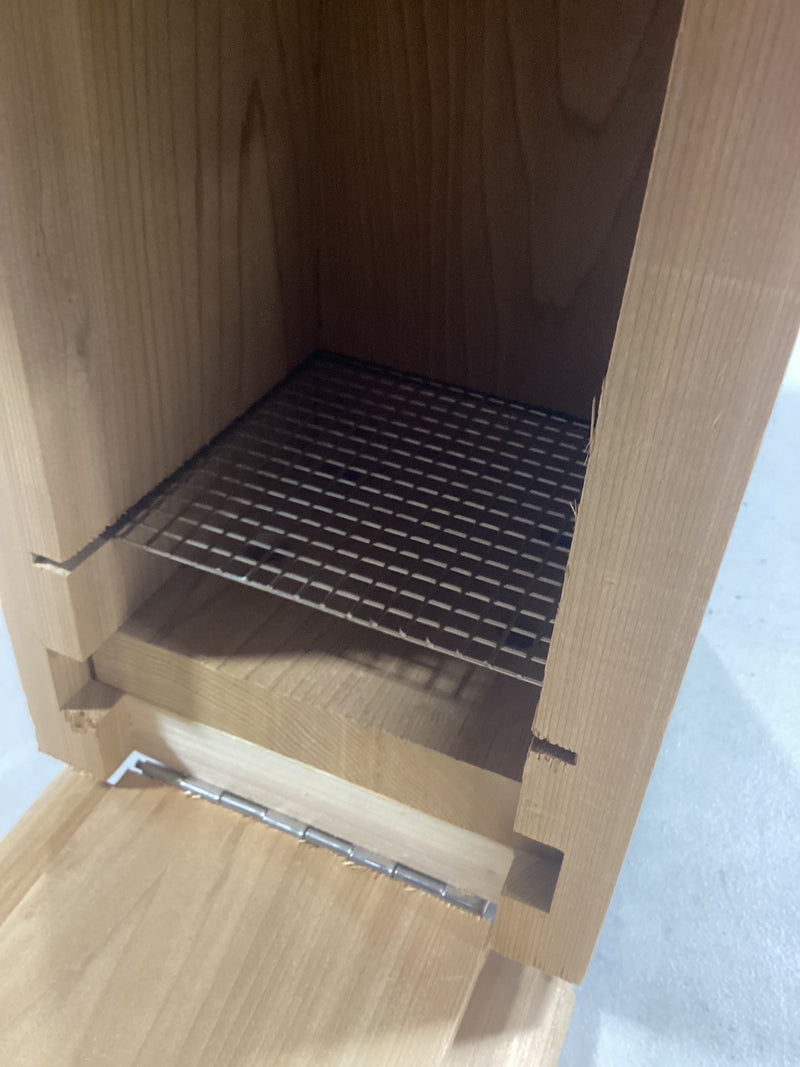 Chickadee/Wren Nest Box with Peaked Roof - Western Redcedar