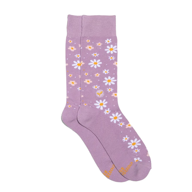 lavender purple socks with white daisy design