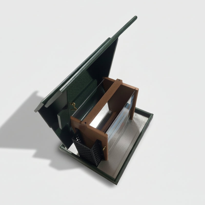 Classic Deluxe Feeder roof lifts for filling the hopper and then latches shut