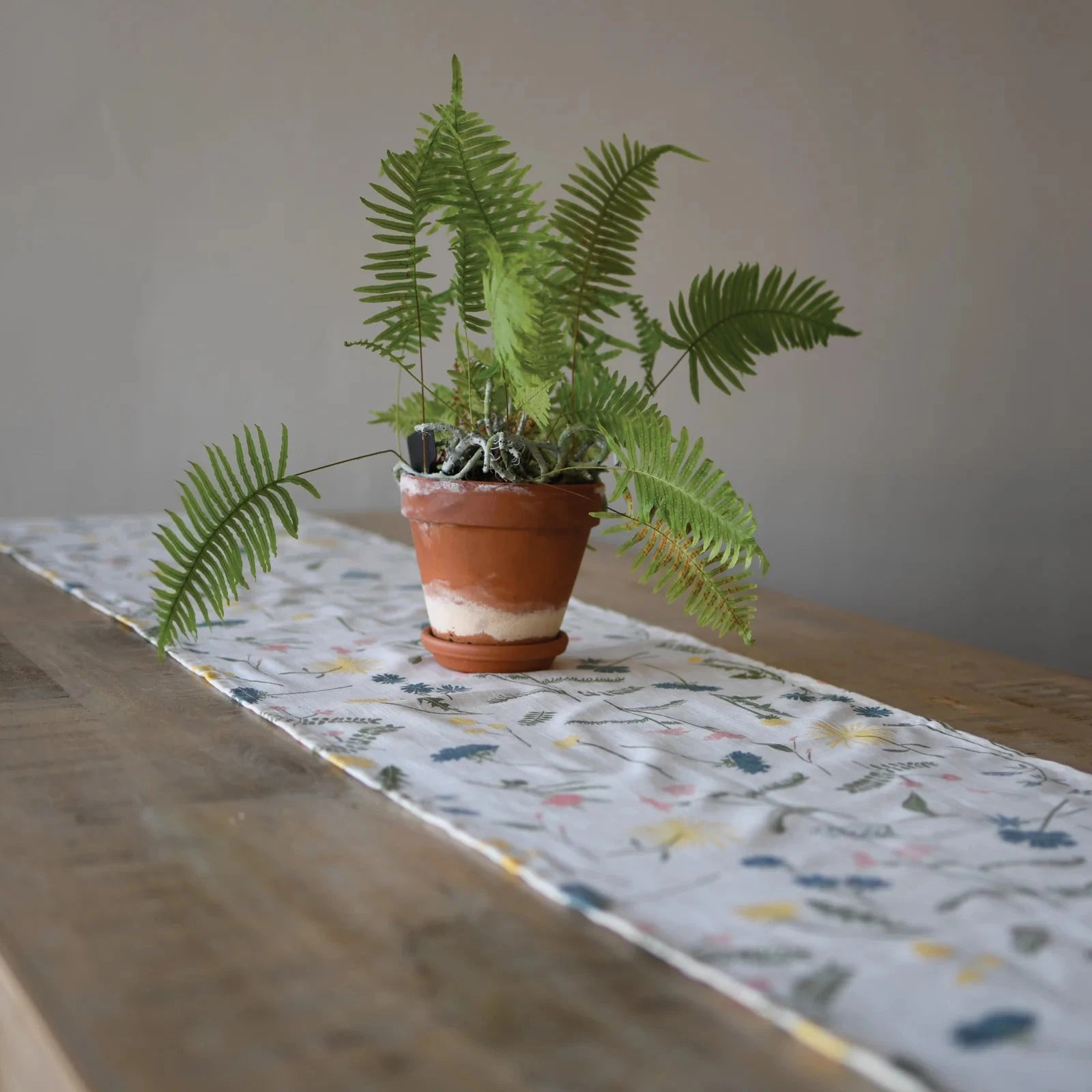 Organic Table Runner - Meadow - Thumbnail 4