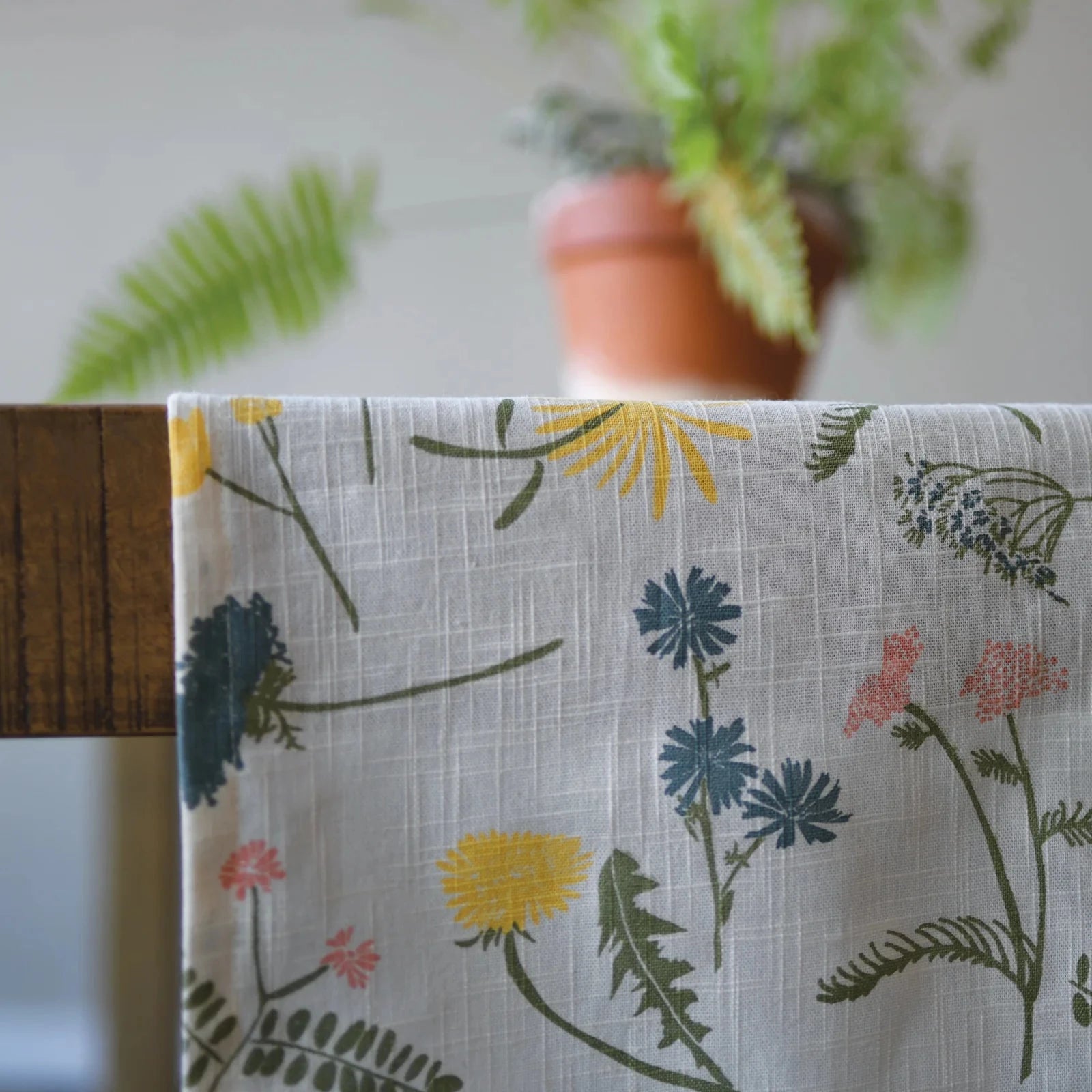 Organic Table Runner - Meadow - Thumbnail 2