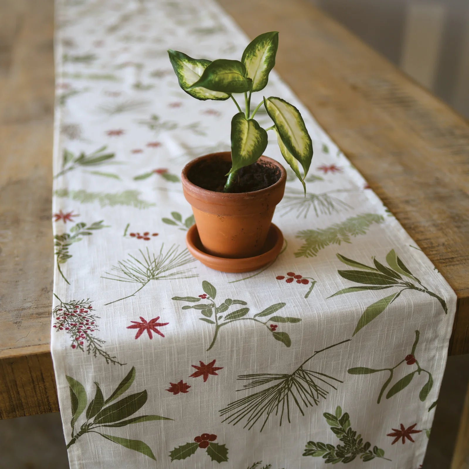 Organic Table Runner - Boughs & Berries - Thumbnail 2