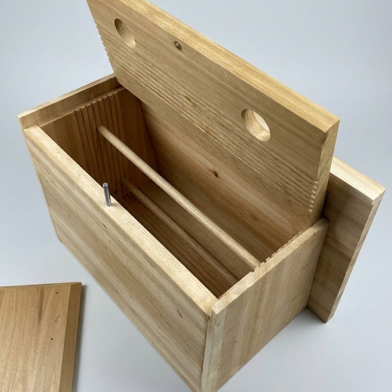 Roomy Roost Box - Western Red Cedar
box interior with perches and clinging grooves