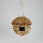 Round Hanging Grass Roosting Pocket