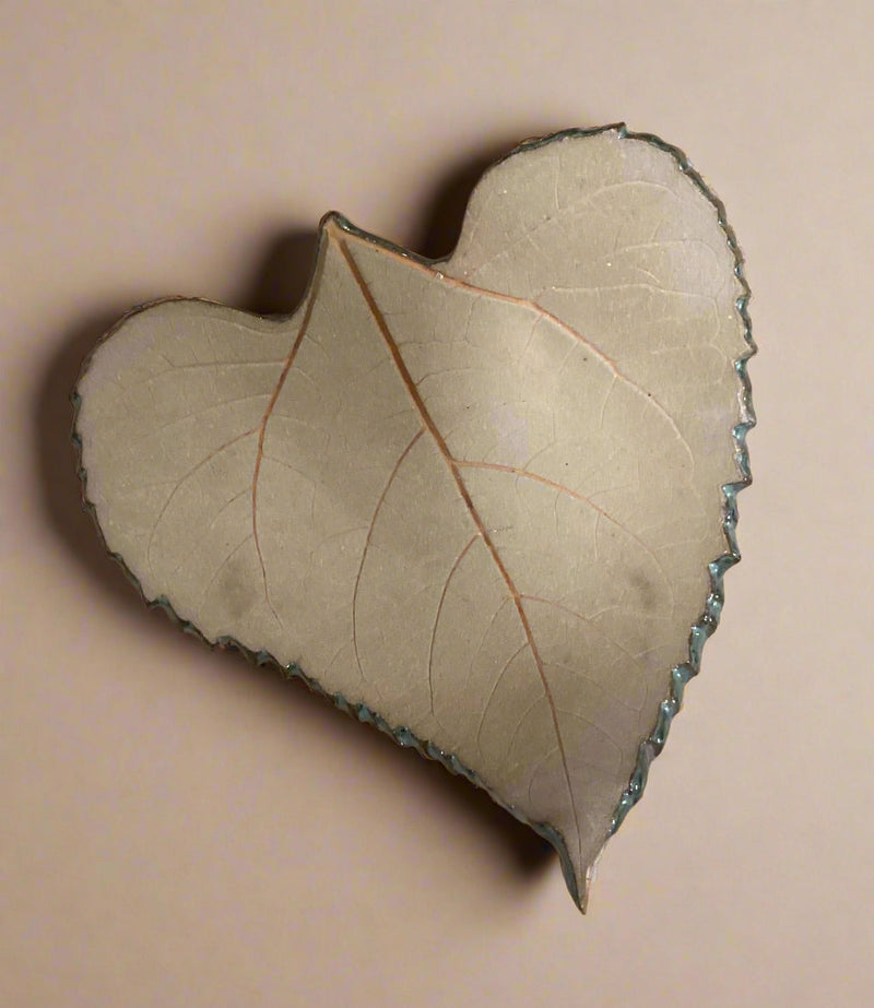 Butterfly Puddler - Sunflower Leaf with Vert Lustre Glaze
Details