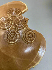 Butterfly Puddler - Sunflower Leaf with Goldenrod Shino Glaze
Bottom of Puddler with Goldenrod Shino Glaze