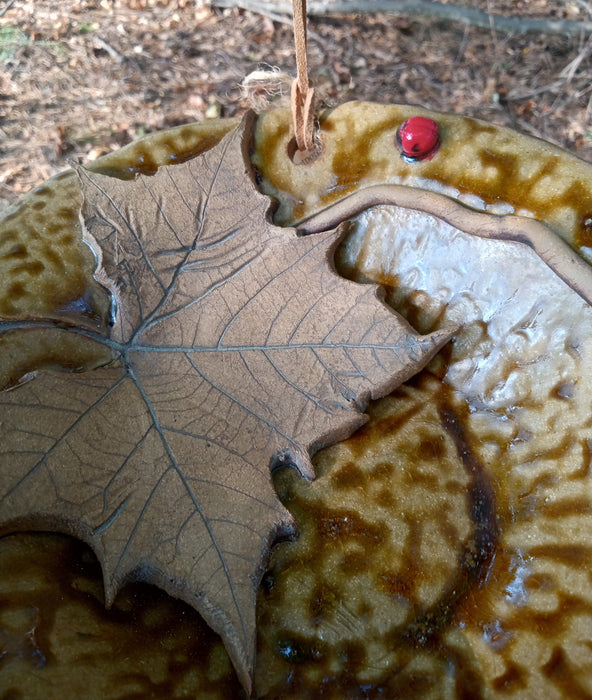 Hanging Bird Bath - American Sycamore Leaf Bowl - leaf details