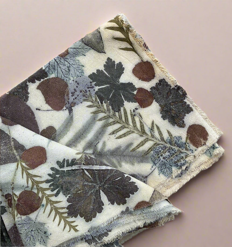 Table Runner and 4 Napkins - Muted Tone -  closeup