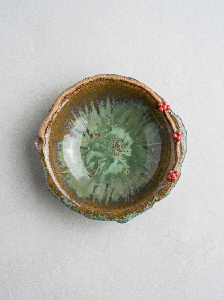 Stoneware Small Bowl - Common Winterberry - Large
