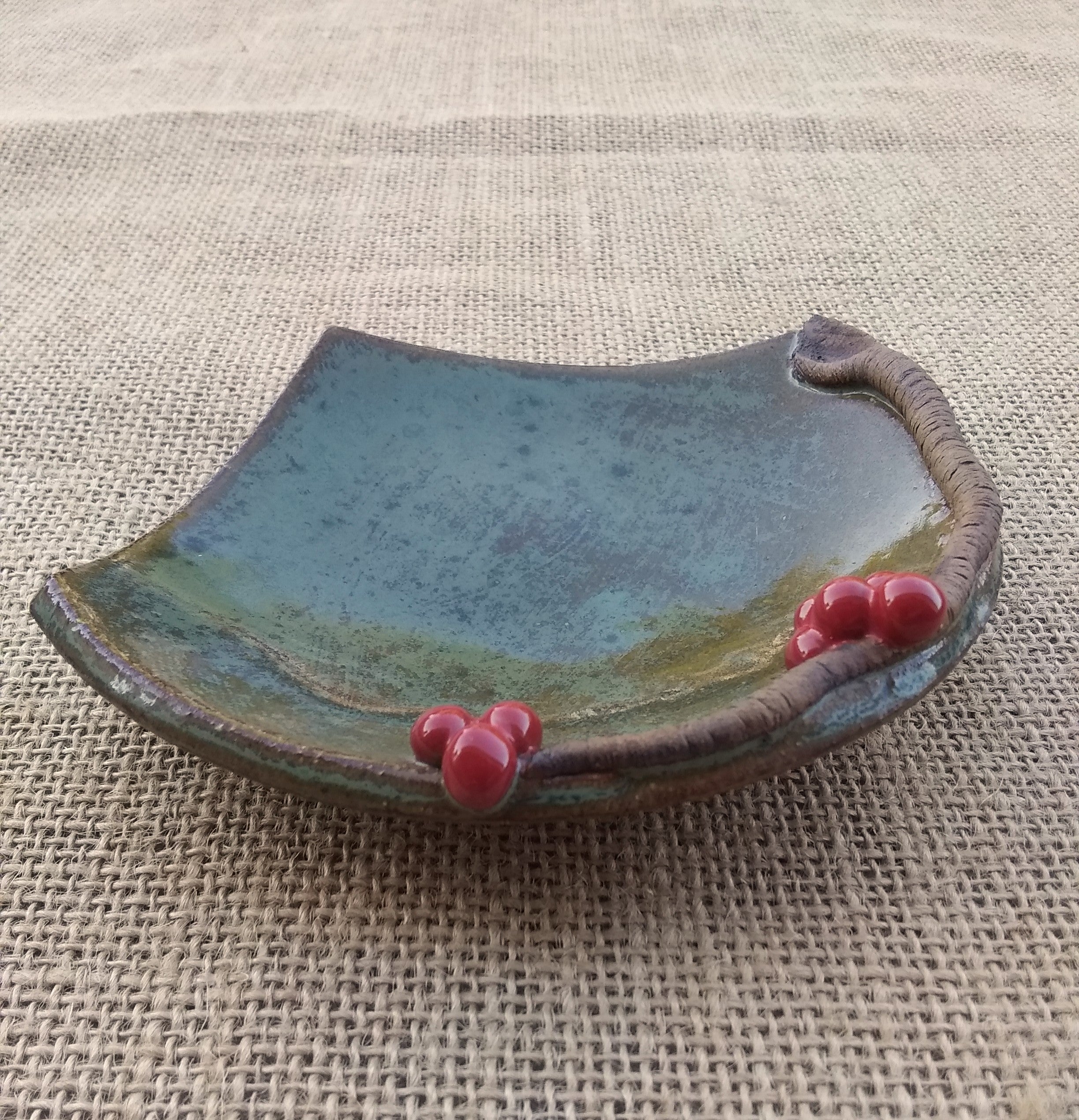 Stoneware Spoon Rest - Common Winterberry