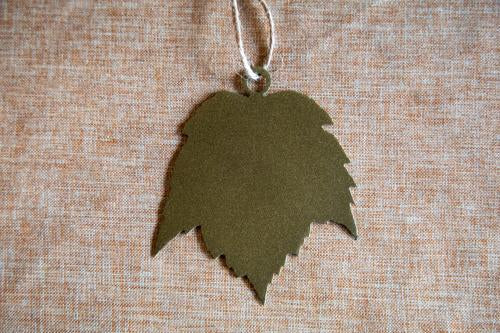 gold metal maple leaf Christmas ornament