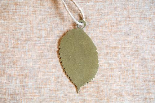 American Elm Leaf Ornament - Thumbnail 5