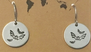 Bats - small circular earrings in silver color - Close up