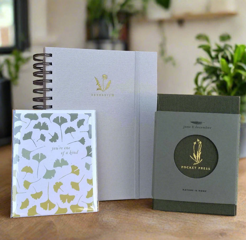 Journaling Wildflower Bundle
- Includes Herbarium, Pocket Press, and Card
