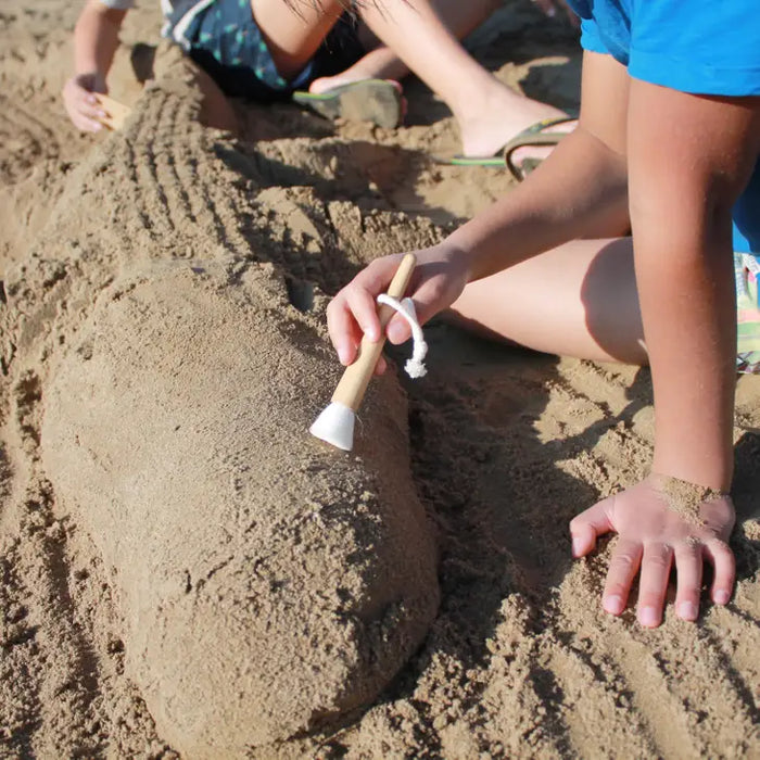 Huckleberry Sand Tools - tools in use. 